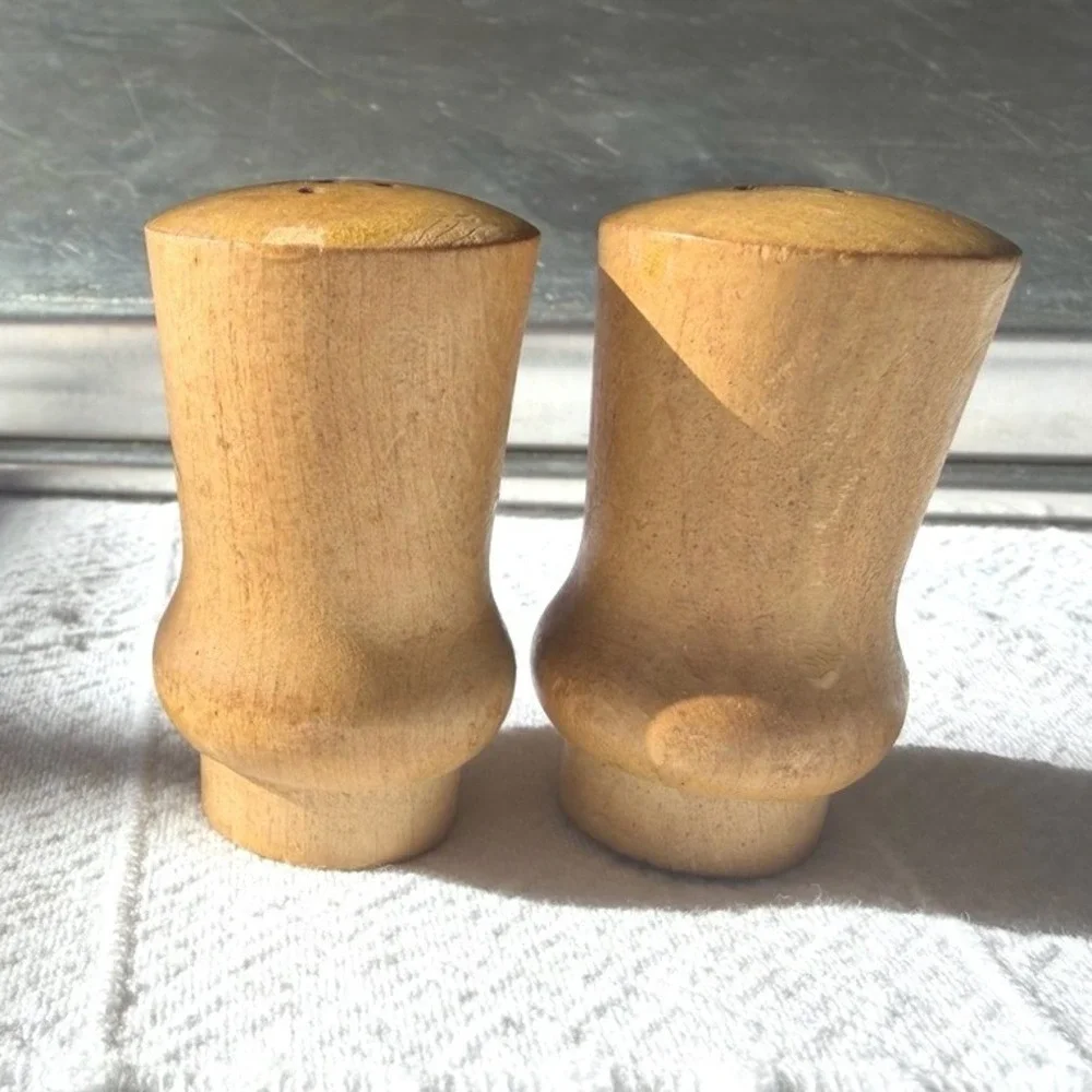Vintage Wooden Rooster Salt‎ and Pepper Shakers Set Hand Painted Farmhouse Boho